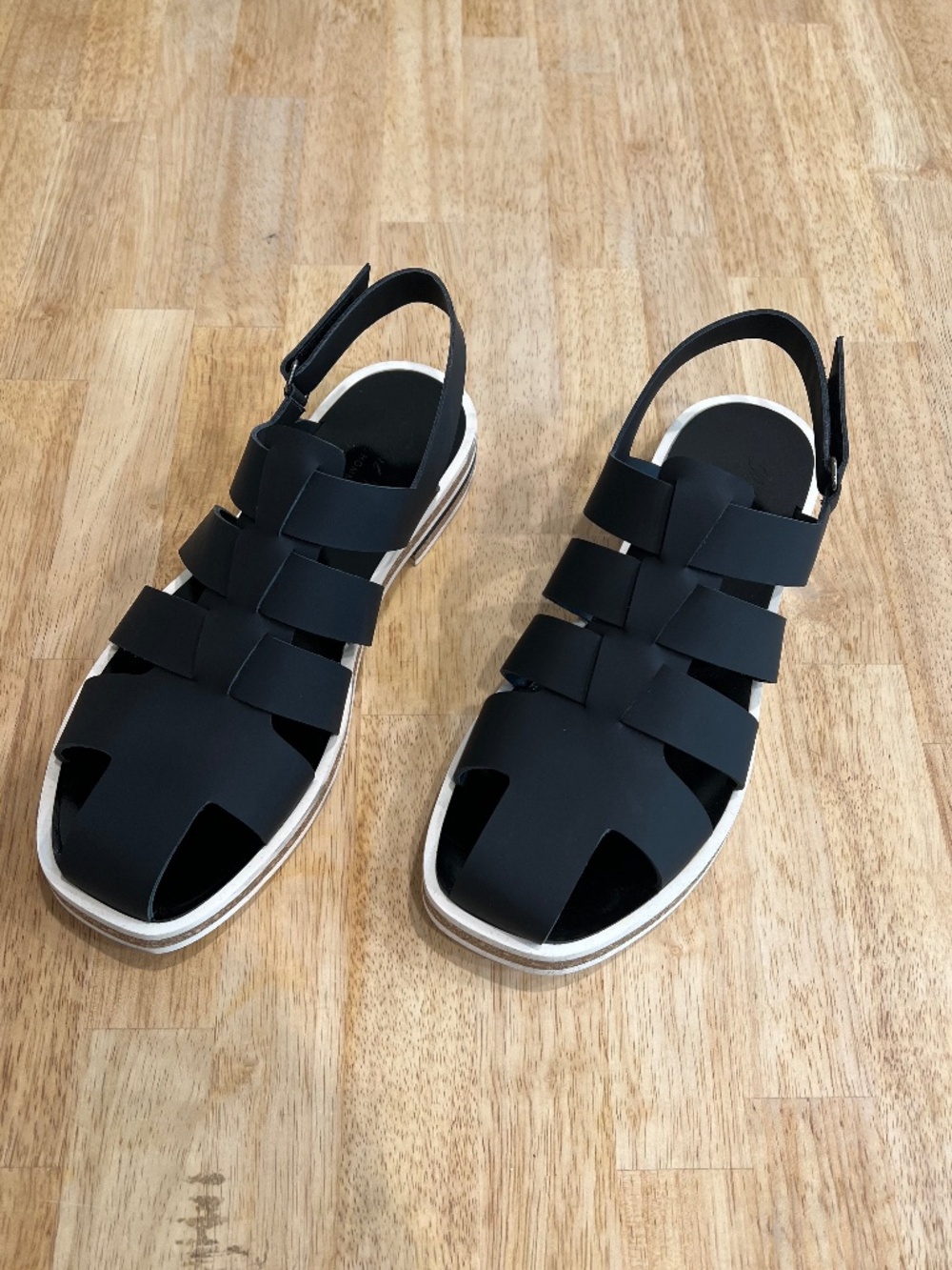 Robert Clergerie Bruce Fisherman Leather Sandals
